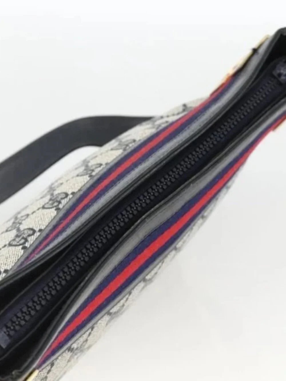 Gucci brand	gucci color	navy